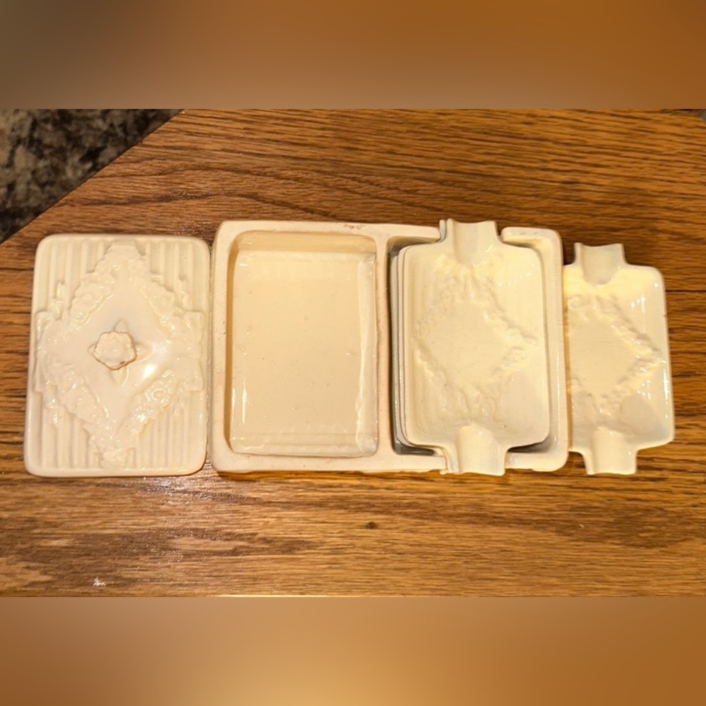 Vintage ashtray set with compartment for cigarettes